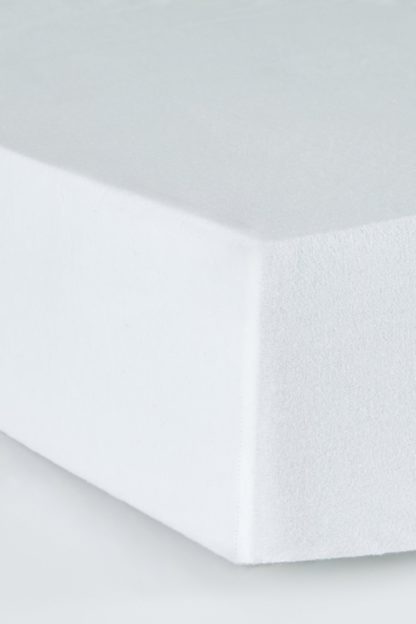 4d3dfb635db14e308d6769bd7adde562e64452e7cee0fdd7f1ec802c449a09fb.jpg An Image of Brushed Double Fitted Sheet