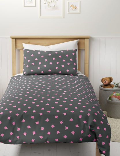 5c4d123d74cb285b970653fcfa12a7d0aa4fc62690b948259476b7129a4c7ff2-1.jpg An Image of M&S Percy Pig™ Cotton Blend Percy Repeat Bedding Set