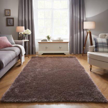 8c4b2d8572e4c9ac3fb06736f60dae8daf3f3d1c977ca699f7e3c3d21596ed40.jpg An Image of Indulgence Shaggy Rug Red