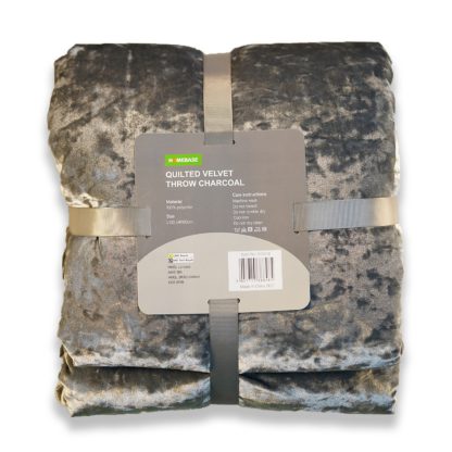 efeba0e23c545830b3c81466620fa7e0b188693e3c24550bd34692798eda1cf9.jpg An Image of Quilted Crushed Velvet Throw - Blush - 130x180cm