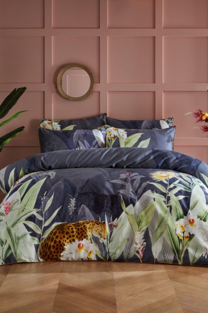 582c580caf514503bd2730953dd6b73a2b0e0e139822128d47c38e93034d3530.jpg An Image of Artemis Single Duvet Set