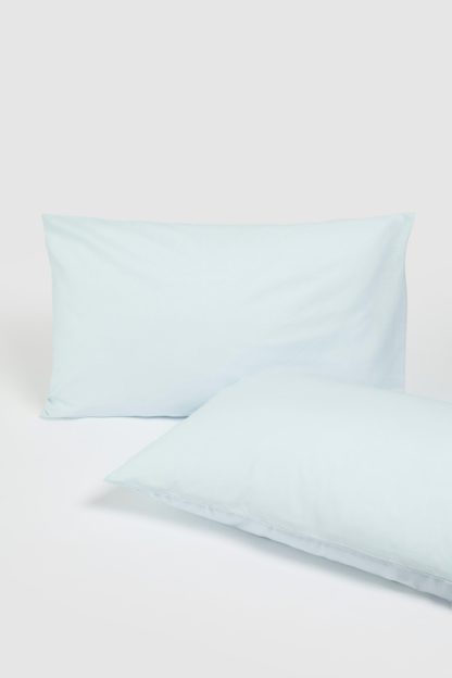 f0a2607b2de2e574952f0d4a3f118d3fd4b5326837e731177ba0a0589c5ede90.jpg An Image of Cotton Rich Pillowcase Pair