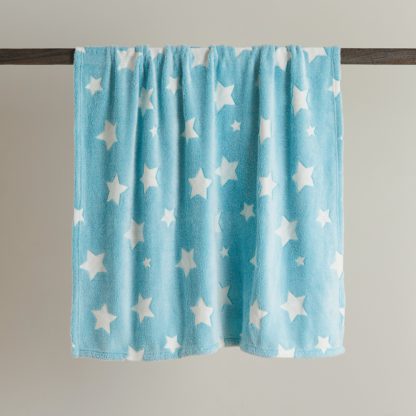 feca238b706f36afb5792af707cd8edff401cea7c38b0b2ba0663f6b97df428f.jpg An Image of Glow In The Dark Stars Teal Blanket Teal (Green)