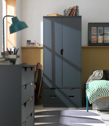 6a5c597971b24c0e2ad24d5ac322f8e2e4db102c881af9abc4565c2fadcde200.jpg An Image of Habitat Pagnell 2 Door 2 Drawer Wardrobe - Grey