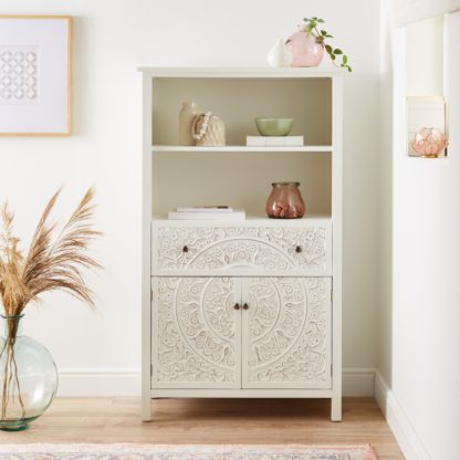 21d2fafd5ea95945febb14368b086b5e0704e4024fc1223b58d9c7e34a4189e9.jpg An Image of Samira White Tall Cabinet White
