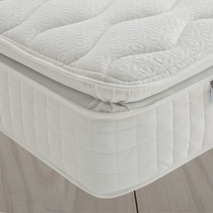 dcb78f6f06718ada7d87e9643226b3c071a1f3df0d19b762569d1569bf9d91d8.jpg An Image of Silentnight 1000 Pocket Pillow Top Eco Mattress - Single