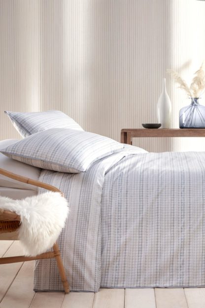 010a3189e9286224ac5a53d528742b88b370ae5ace551d05fb5e49e35de70f40.jpg An Image of Hadley Double Duvet Set