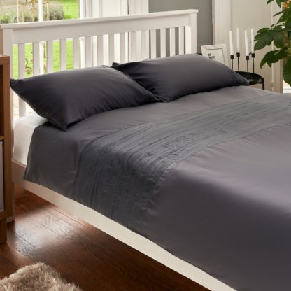 0fa9f2aac1faefd9457e8cbfefb17405c58370f13edde5a1fe4383fa86a0b09b.jpg An Image of The Willow Manor Easy Care Percale King Duvet Set Ruched Panel - Charcoal