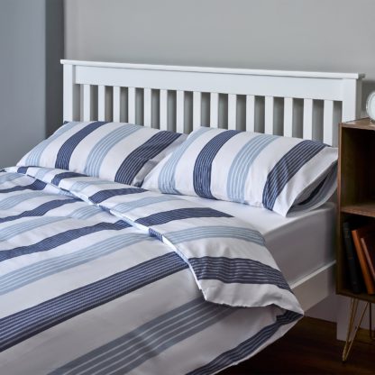 56ae7f30384027bbe292aadfbeba01b85ef8b784a6cd0702c2810839360d6ed0.jpg An Image of The Willow Manor 100% Cotton Percale Double Duvet Set Oxford Stripe - Blue