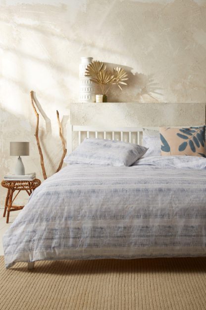 7bd530a70db9509183f50374cee9c443daca737749aa8d0ea6e03fa8cb48a62b.jpg An Image of Tadeo Indigo Ink King Duvet Set