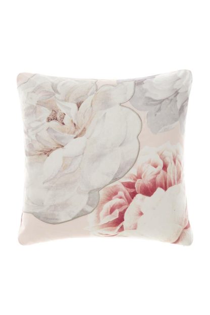 93ca3879e52bc98d8ef8f4b0d88fcf34c350cfa96fc33dbc38976e1dd8e87755.jpg An Image of 'Sansa' Soft Floral Cushion