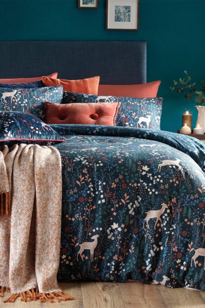 9494393eedd9afa4f9e5f2b84de4c1d4655494c8cb5feb0d8a6adcae4f8b2013.jpg An Image of 'Richmond' Botanical Woodland Duvet Cover Set