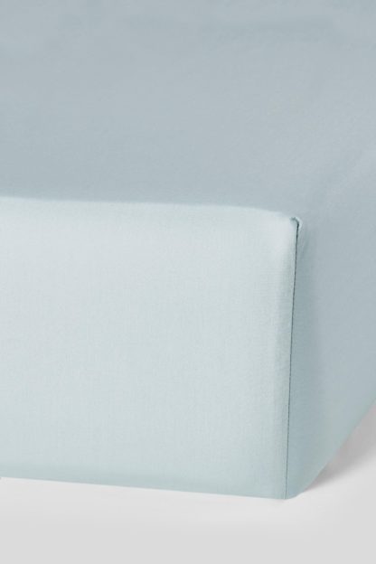 b62307c5ece0e856d45009be11f647fc39d7bf5f70b69bdd924744d5ee8f338f.jpg An Image of Egyptian Cotton 200tc Single Fitted Sheet