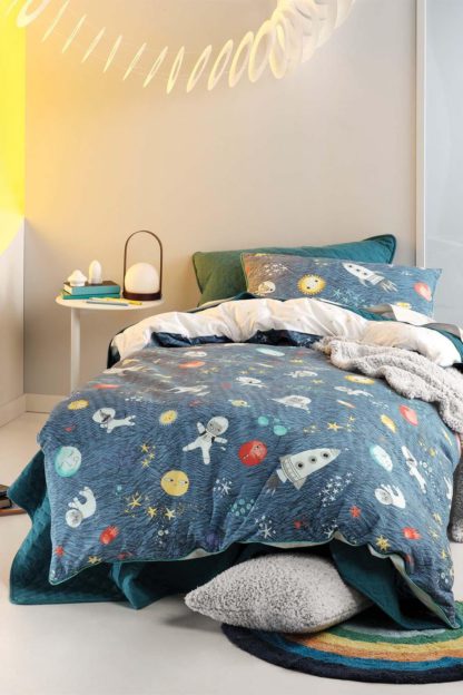 c2faf78c68adc4525e46a7ac62174131151cb22881c936b560878d32aeb3a45f-2.jpg An Image of 'Space Race' Kids Duvet Cover Set