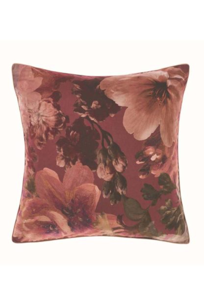 e2fef9cbaa4f181336e6baca0f558431d9abb147cbf012a8f574374ac0c20059.jpg An Image of 'Floraine' Botanical Pillowcase Set