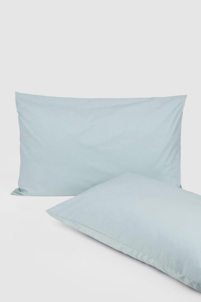 f023fc148d64d003b8c95acc289dd85b205c011f59f964b6faa44a6c88d1ebf6-4.jpg An Image of Egyptian Cotton 200tc Pillowcase Pair
