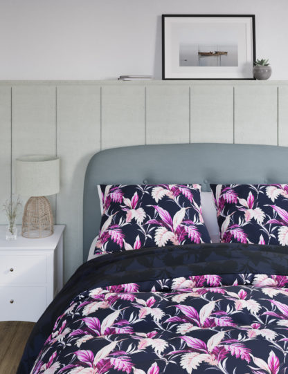 322e3ae3b75f9eb138c389870ea2e4bce5d52714bf5f87e1c66c600370c91c0d-1.jpg An Image of M&S Cotton Rich Exotic Leaf Bedding Set