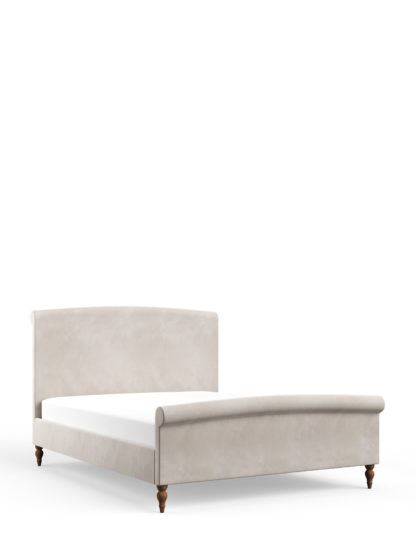b1ee399e37b2e3d804b5e844194ca5d44511b18431f80df0221b400f04d890af-2.jpg An Image of M&S Cleo Velvet Bed