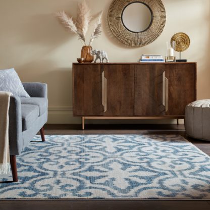 ee720028cb8ec2f68d35ca334dde64cc13cbc8dc111490913b6198ceb818e454.jpg An Image of Satara Rug Blue/White