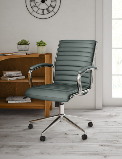 f9fd6008147c9d3498a008c98ac23b6c5a16031662195dbb079dfabc2025c4e1.jpg An Image of M&S Latimer Office Chair