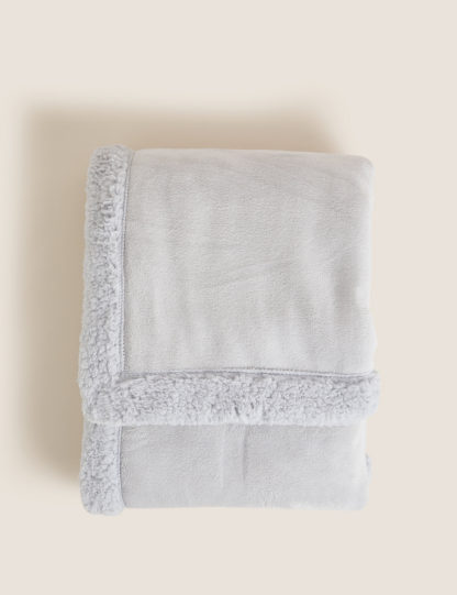 6483825dba42cc586549632b8e20a4a2f53cd107fe0b0888a79d776f8a2c39e9.jpg An Image of M&S Sherpa Fleece Throw