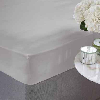 71539d6982e48fc7e7567082442cd61a3d8e55ed8fe66ebd398992253789c847.jpg An Image of Silentnight Supersoft Dove Grey Fitted Sheet - Kingsize