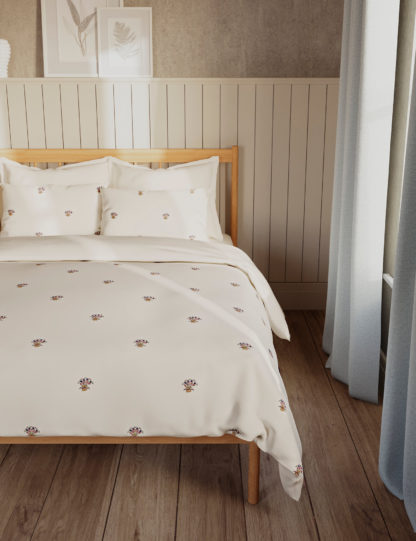 bb8627ddf22d67daf937bcc950d0a6c7e048ea7084b192383f5d991ed8dd8ed9-2.jpg An Image of M&S Pure Cotton Floral Embroidered Bedding Set