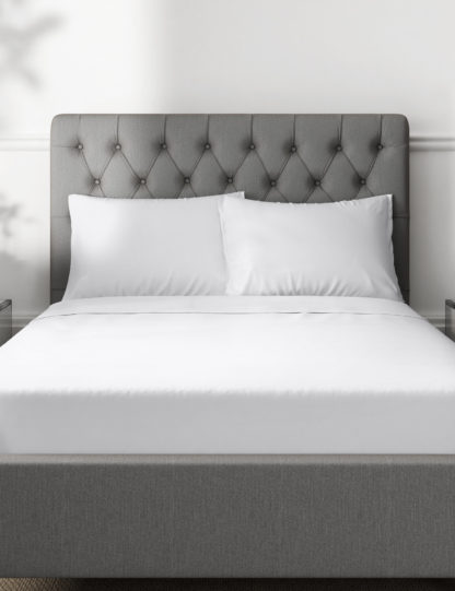 d0b0a94d4df55c3940619d331682aed59d3200133b18ae4fe907071e781cb4df-1.jpg An Image of M&S Pure Silk Pillowcase