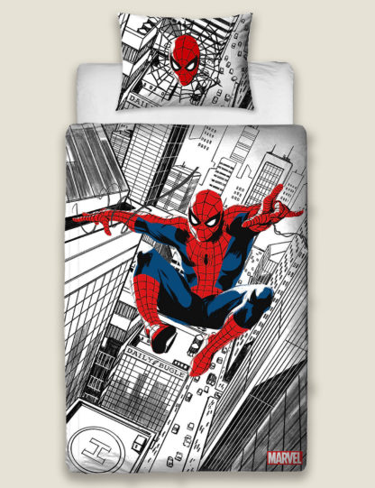10295777008a2b85a3a2e42d226ee64d2e769b34d2c73b70f8015a636c2e4fe7.jpg An Image of M&S Cotton Blend Spider-Man™ Single Bedding Set