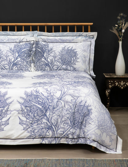 1da8ca35e0bef4cdee072183b9fd73a4c2dfaaf830bb9980011341ff97935842-1.jpg An Image of Timorous Beasties Pure Cotton Sateen Thistle Bedding Set