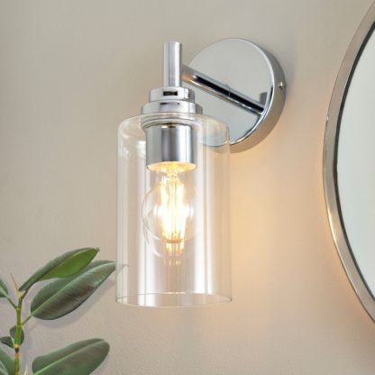 bb82ea3f52836baa56c9ca92d307321686e1c7d4e6d77383646bb33f6b0d00a8.jpg An Image of Freya Chrome Bathroom Wall Light Chrome