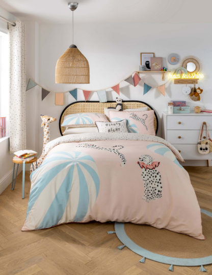 594326bdca968e0ceb7b69dc74dbf9ad8bf867c5e519a6340efdd2140de9b252-1.jpg An Image of Yvonne Ellen Sateen Mini Carnival Bedding Set