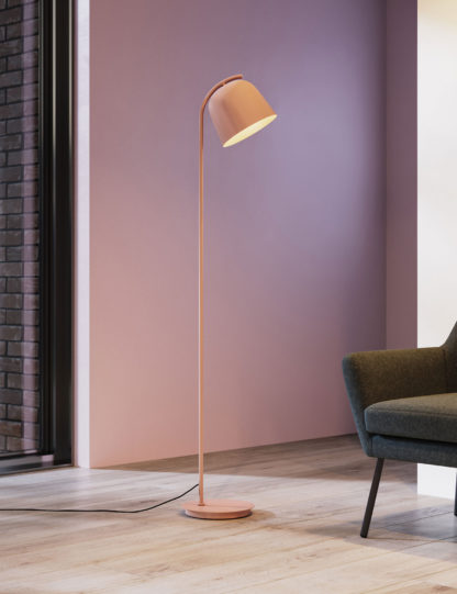 283618a6c591f5adf7c2ae703fc482e958b4f617feb8257ebed15432bf5b5fd8.jpg An Image of M&S Finn Scandi Metal Floor Lamp
