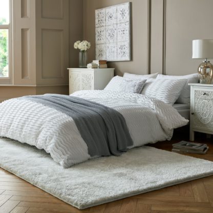 45c57fe34ae09c889fad3a436d0970c7f1c876aa541b38043e86c44779dfdee3.jpg An Image of Indulgence Shaggy Rug Grey