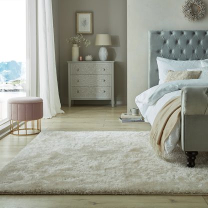 76c2ad59583dae89facb819c05253b2c1ad0c23c06041ed6555c007b359bee54.jpg An Image of Indulgence Shaggy Rug Grey
