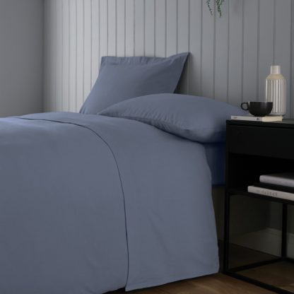 f9ff98f2092f1bec9e8a823e32e6487ec29452c42990bc61eaeb142ba2124526.jpg An Image of Simply 100% Brushed Cotton Flat Sheet Silver