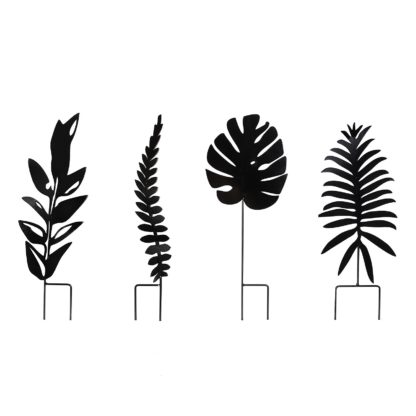 900b2f7648c8ed52442b86b6fd9fee5556d9d01e74169860e9fe65c5e4bc54c6.jpg An Image of Jungle Black Ground Stakes - 45cm (Assorted Designs)