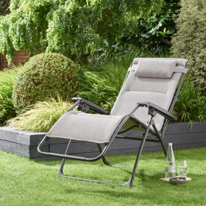 fda5c1767f92fa063aef519eb50e39d58c65b460be3c2c177255dc07354245cd.jpg An Image of Amsterdam Lounger Grey