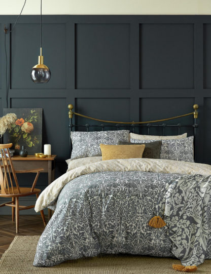 086d410d63686374ffea8e5b4657176ea1d1b98c9fdc1b0527f9162fbcc4e2ab.jpg An Image of William Morris At Home Pure Cotton Brother Rabbit Bedding Set