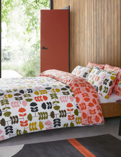 5ec86a0e236cc2e6c7c59ef0b407947f9f1d0fb22f30176bc96722f69a590180.jpg An Image of Orla Kiely Pure Cotton Cut Stem Bedding Set