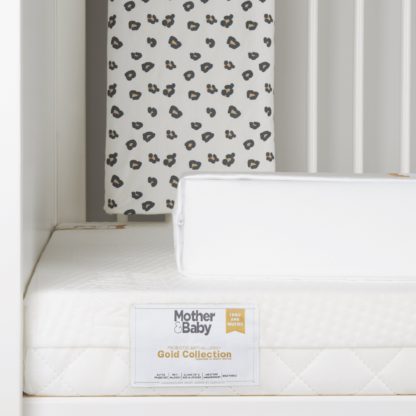6b7f0c359697424ea28294d4f6dbfdb625382fbd6d59bcc5f87522ce6e3296ed.jpg An Image of Mother&Baby First Gold Hypoallergenic Foam Mattress White