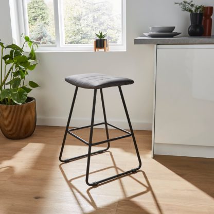 7a10d6b5ede7f04998843ca50edd37288cdd073bee475481bd186ee6c6bccfca.jpg An Image of Alfie PU Leather Bar Stool Faux Leather Tan