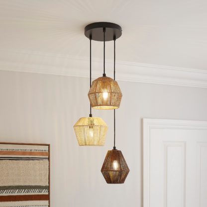 3ecf1824ce0edb07906b523cfec4872ceaf28a2f419a306ade597367ed3dd708.jpg An Image of Ariel 3 Light Cluster Ceiling Fitting Black
