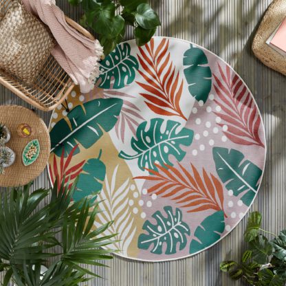 828193a56b2e93822db7d219942dc52f366c0fd309e8ffaabaf84b272dbbc824.jpg An Image of Hawaii Tropical Indoor Outdoor Circle Rug Rust