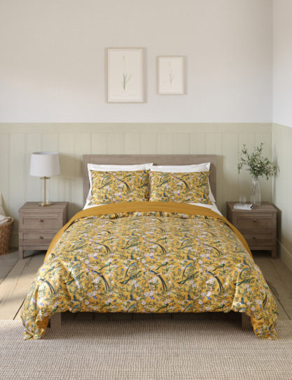 8cdad6624c8c1c98562d29ecd181ea8f1bdd91e5198b9a72a0ff44fb54a38aea.jpg An Image of M&S Sateen Birds Bedding Set