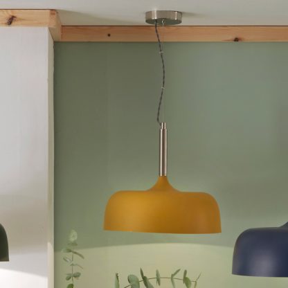 6007c195ee4b9f5f9c56b5d10e9a28600b9113ff4ab6c5c1b60084a43e11821e.jpg An Image of Anke Domed Metal Pendant Bottle (Green)