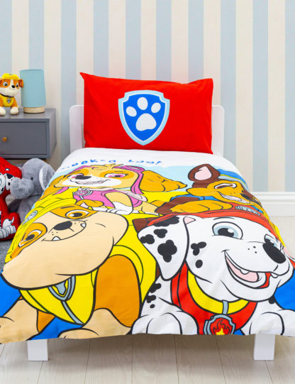 fe9a592980ca74fea648d40534ef9e6908441fd5b5b02da25ce9a4dcef29bbbe.jpg An Image of M&S PAW Patrol™ Cotton Blend Toddler Bedding Set