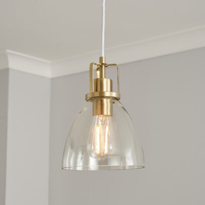 31fb5e61ad749e1578e637ce6f87d74dbf6afa5ba4443aec76483dc8b1296ac8.jpg An Image of Berkeley Single Pendant Ceiling Light - Satin Brass