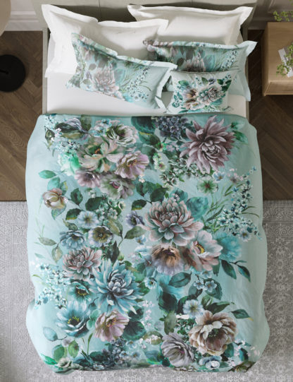3e2de79ef9165210fcfc1f8465da85c21deb24bbb0336aaf371d5fd1b2a48cdf-3.jpg An Image of M&S Pure Cotton Sateen Floral Bedding Set