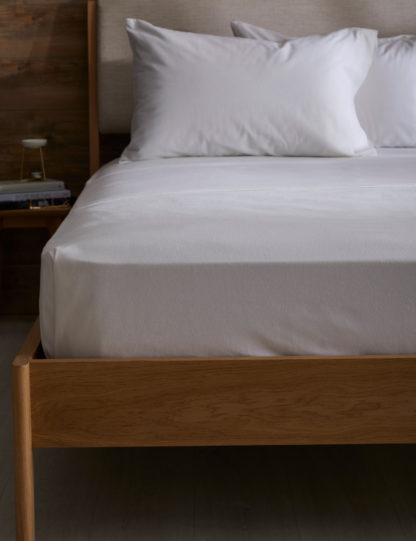 1f419b10b8e8c8d0fc46adf93fc7e1dab31d02c4d0dbc9e05f7978961e368556-1.jpg An Image of M&S nPure Brushed Cotton Flat Sheet